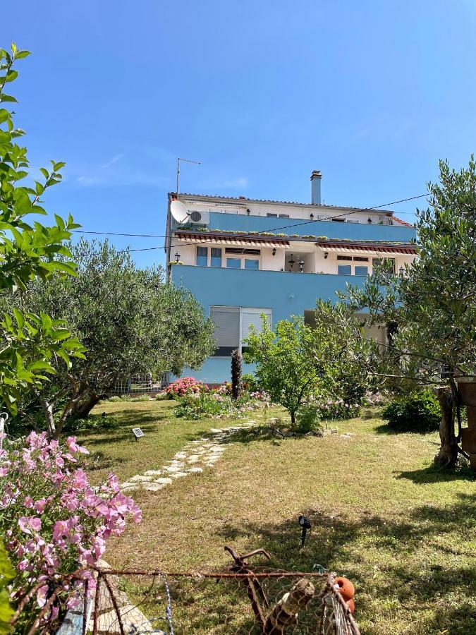 Mare i Kate Apartmani Tribunj  Bagian luar foto