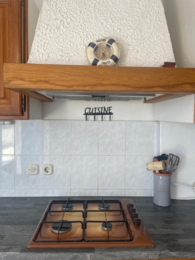 Mare i Kate Apartmani Tribunj  Bagian luar foto