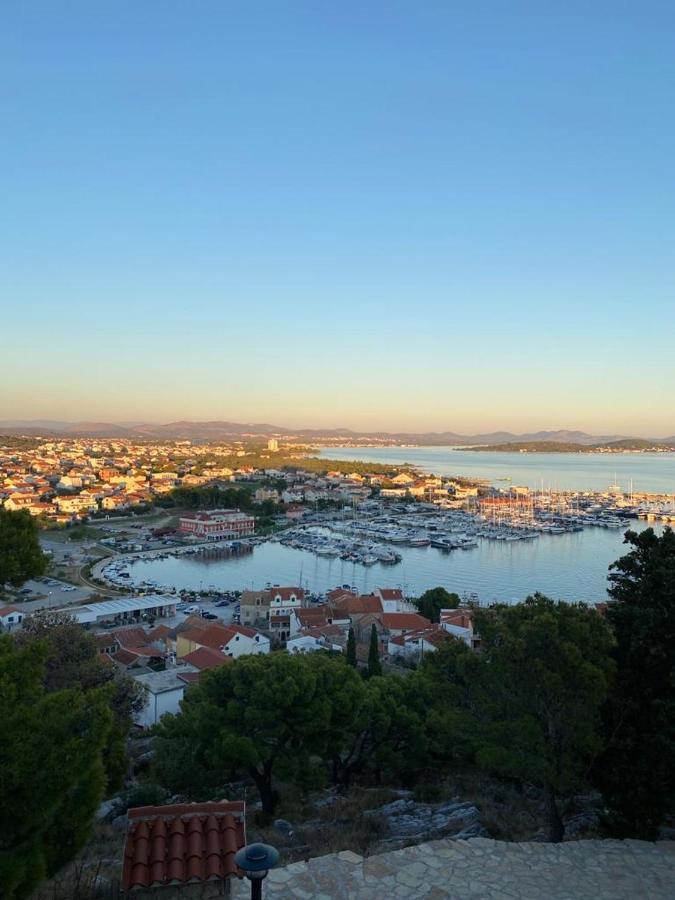 Mare i Kate Apartmani Tribunj  Bagian luar foto